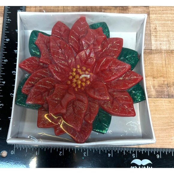 Poinsettia Shaped Candle By Aracely Interior Decor - Picture 4 of 4